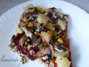 wegańska pizza na owsianym spodzie