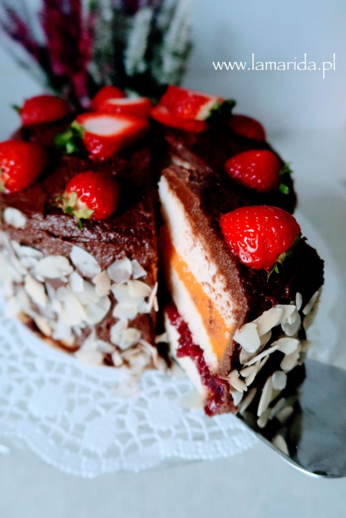 Tort z kremem dyniowym